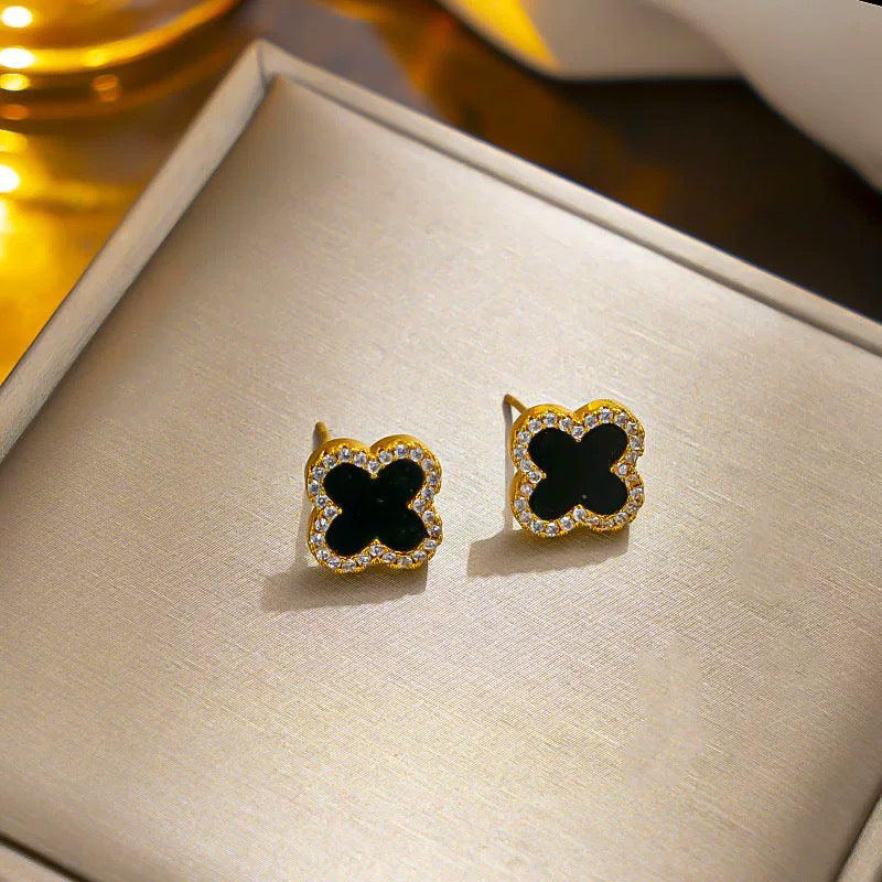 Minimalist Clover-Shaped Titanium Steel Stud Earrings for Women with Rose Gold and Black Accents