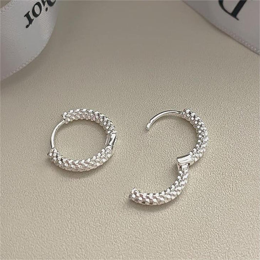 Pendientes de tuerca con inicial geométrica minimalista de plata de ley 925 con baño de oro para mujer