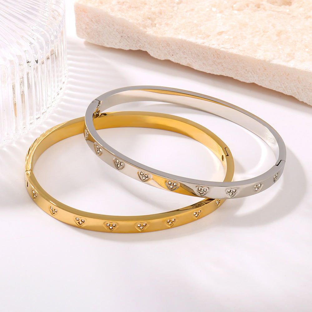 Minimalist Heart-Shaped Rhinestone-Inlaid Titanium Steel Bracelet with 18K Gold Plating for Women