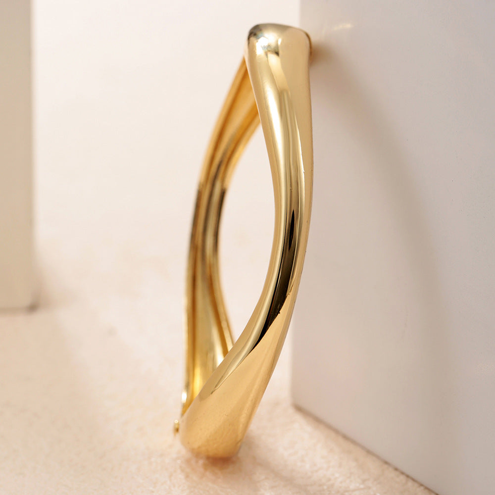 Bracciale minimalista in lega lucida a forma geometrica da donna con design a curva irregolare e stile a polsino aperto
