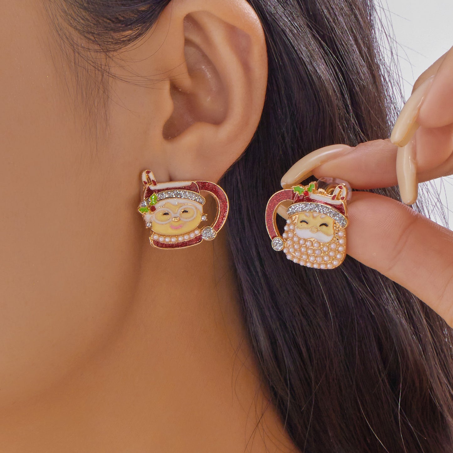 Pendientes colgantes con temática navideña con dijes de Papá Noel, reno, muñeco de nieve, hombre de jengibre y campana de aleación de zinc, acabado galvanizado, unisex.