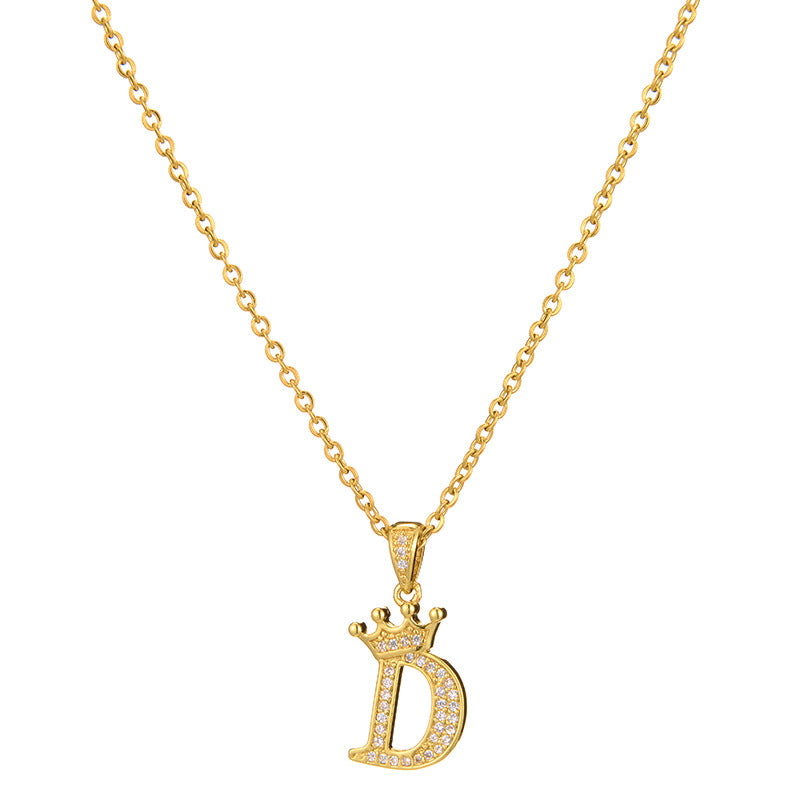 Collana da donna in acciaio inossidabile a forma di corona, minimalista, con zirconi cubici micro-pavé e charm a lettera