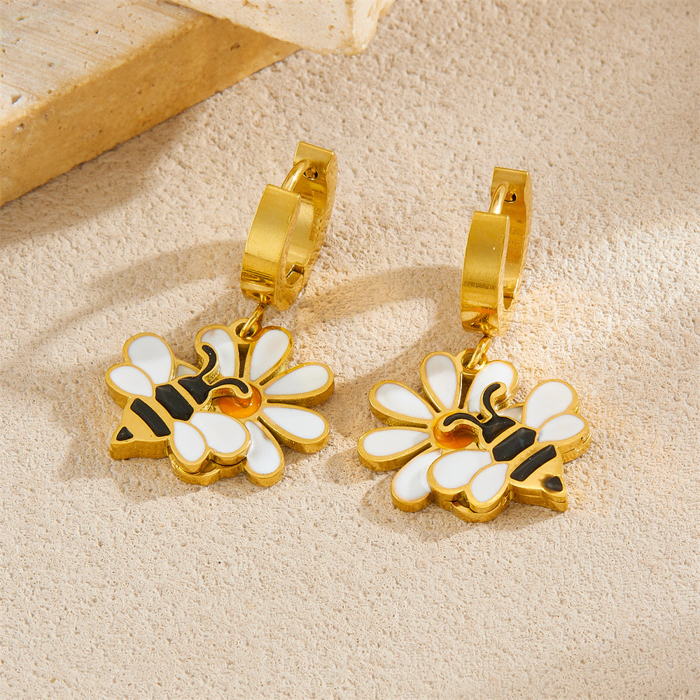 Sweet Cartoon Drip Oil Plated Stainless Steel Animal Pendant Set with Floral Bee and Ladybug Design for Women