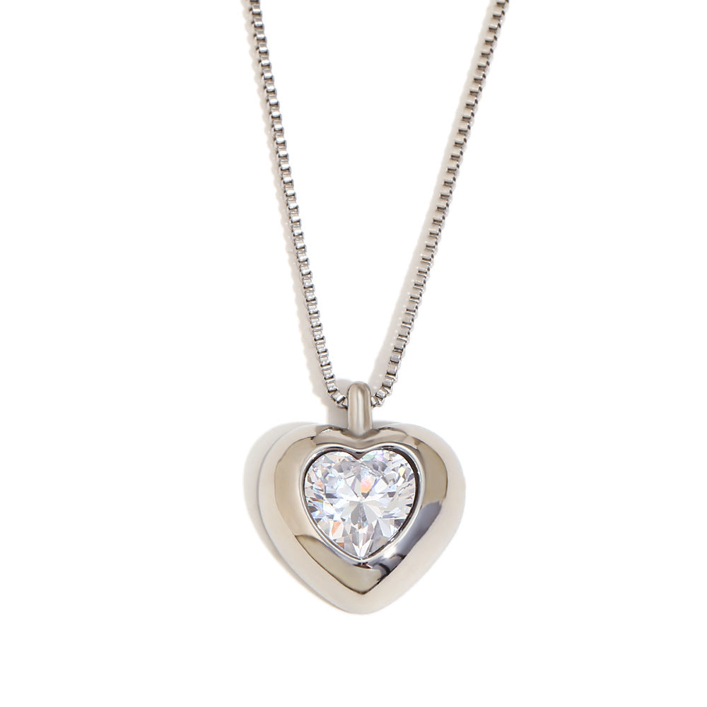 Collana con Pendente a Cuore Floreale Vintage in Agata Rossa da Donna con Catena in Acciaio Inox e Placcatura in Oro 18K