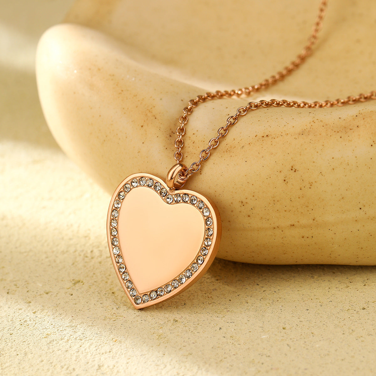 Collana pendente da donna minimalista placcata oro 18 carati in acciaio inossidabile con intarsio geometrico a diamante, ciondolo a barra fai da te