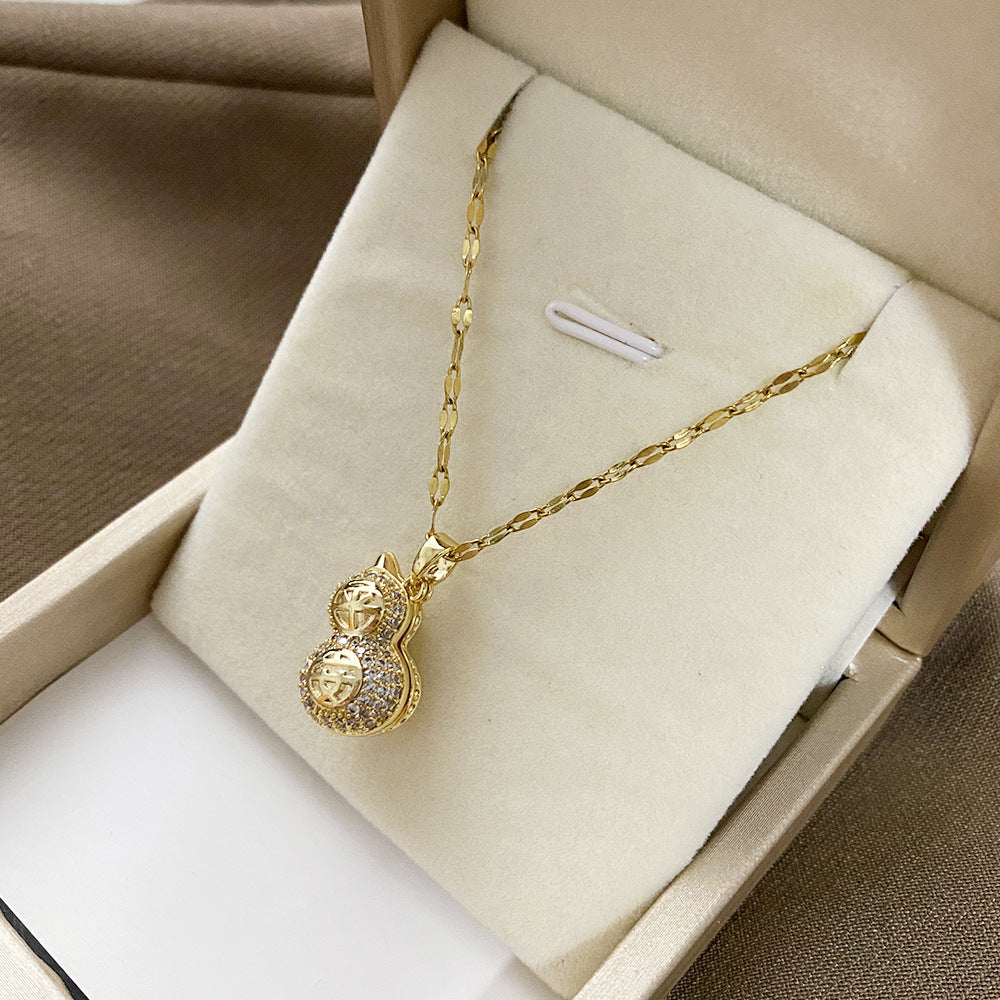 Minimalist Irregular Floral Pearl Pendant Necklace for Women with Titanium Steel Chain and Plated Finish
