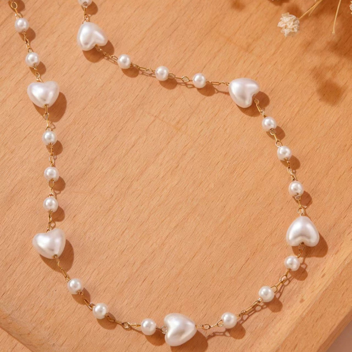 Vintage Luxury Heart Shaped Stainless Steel Pearl Necklace 18K Gold Plated