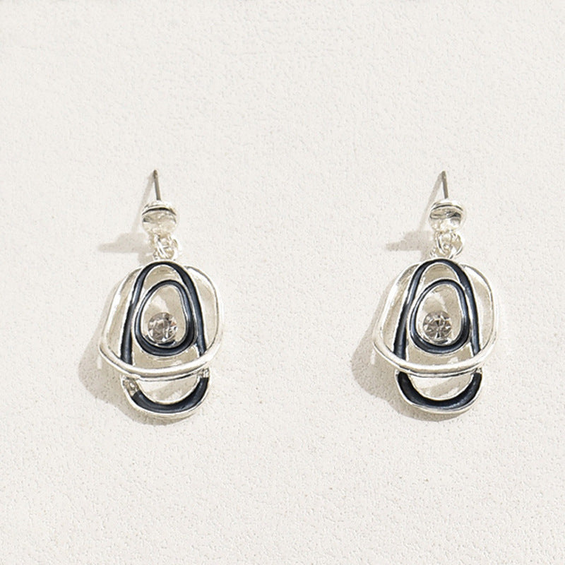 Set collana lunga e orecchini in stile hip-hop retrò da donna con finitura smaltata e intarsio di strass