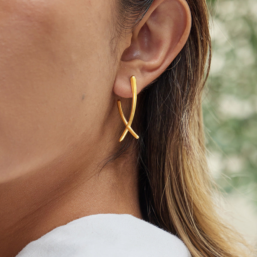 Orecchini da donna placcati oro 18 carati in acciaio inossidabile con linea geometrica minimalista di lusso