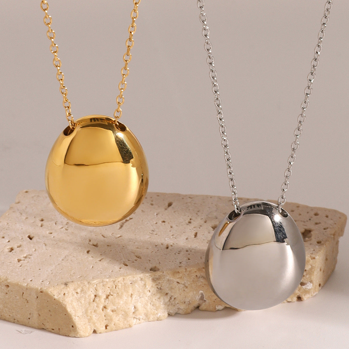 Minimalist Round Geometric Stainless Steel Plated Necklace with Titanium Steel Pendant for Women