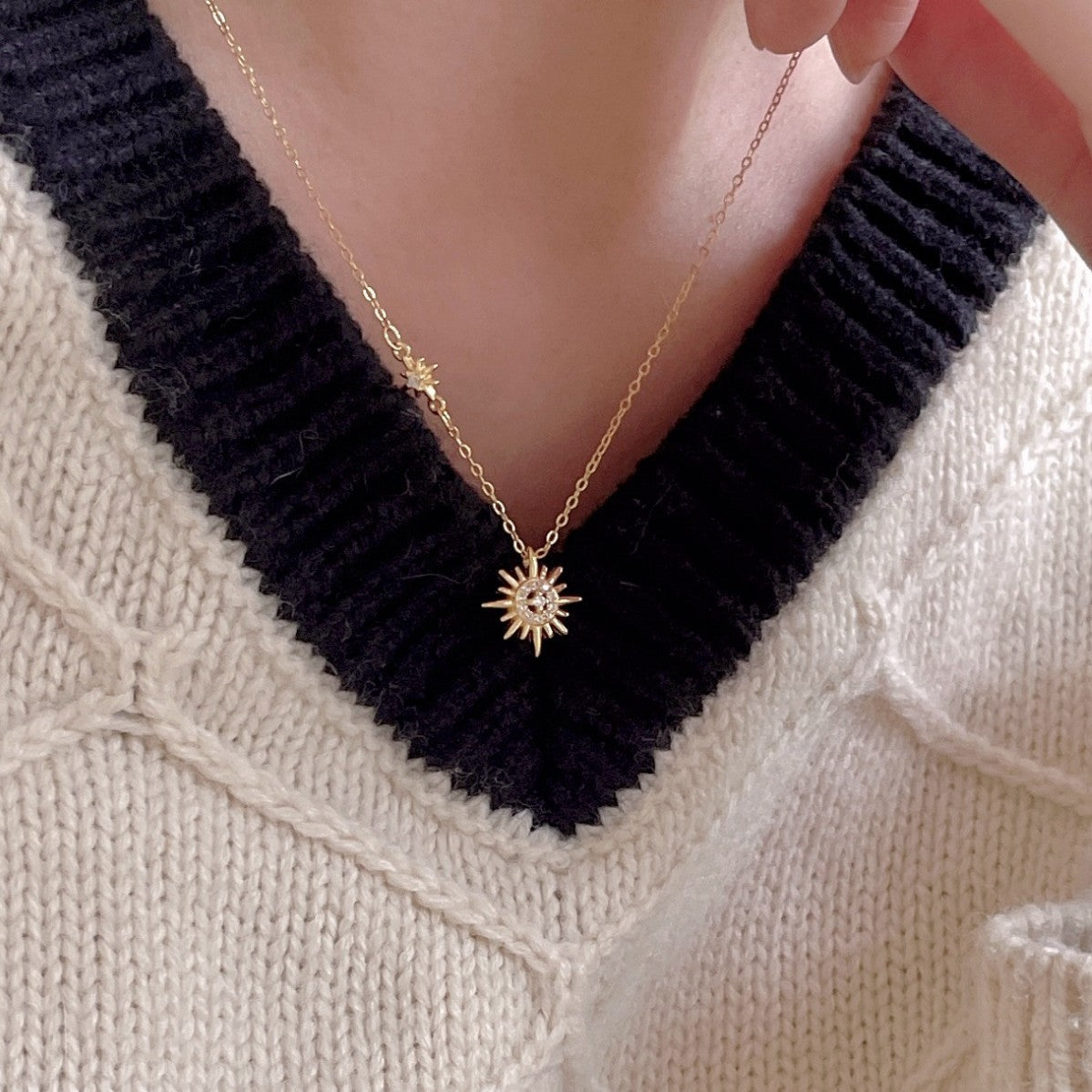 Collana con Pendente a Stella Minimalista Tonalità Fredde in Argento Sterling 925 con Dettagli in Zircone