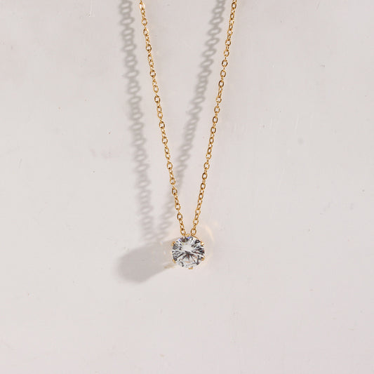 Collana con Ciondolo a Corona Geometrica, Stile OL alla Moda, in Acciaio Inossidabile con Zirconia Bianca e Finitura Placcata