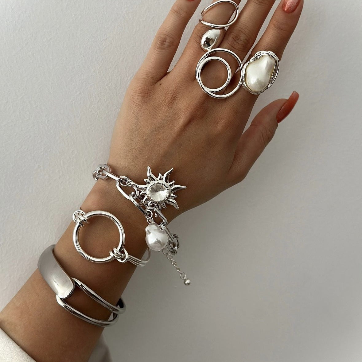 Minimalist Geometric Alloy Plated Bracelet for Casual Commute