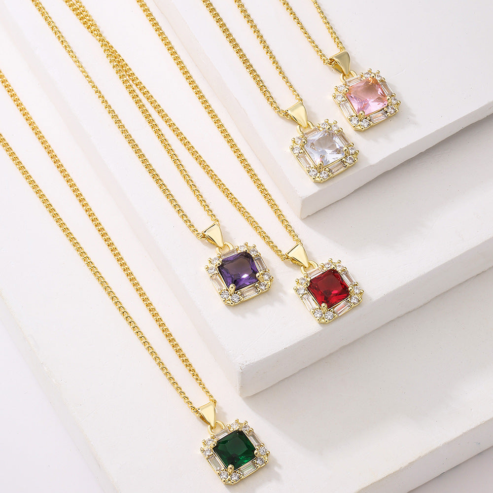Collana con ciondolo quadrato geometrico vintage da donna in rame placcato oro 18 carati e zirconi incastonati