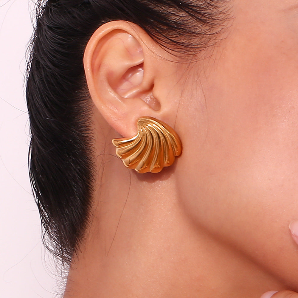 Orecchini Minimalisti a Onda Geometrica a Conchiglia in Acciaio Inossidabile con Placcatura in Oro 18K da Donna
