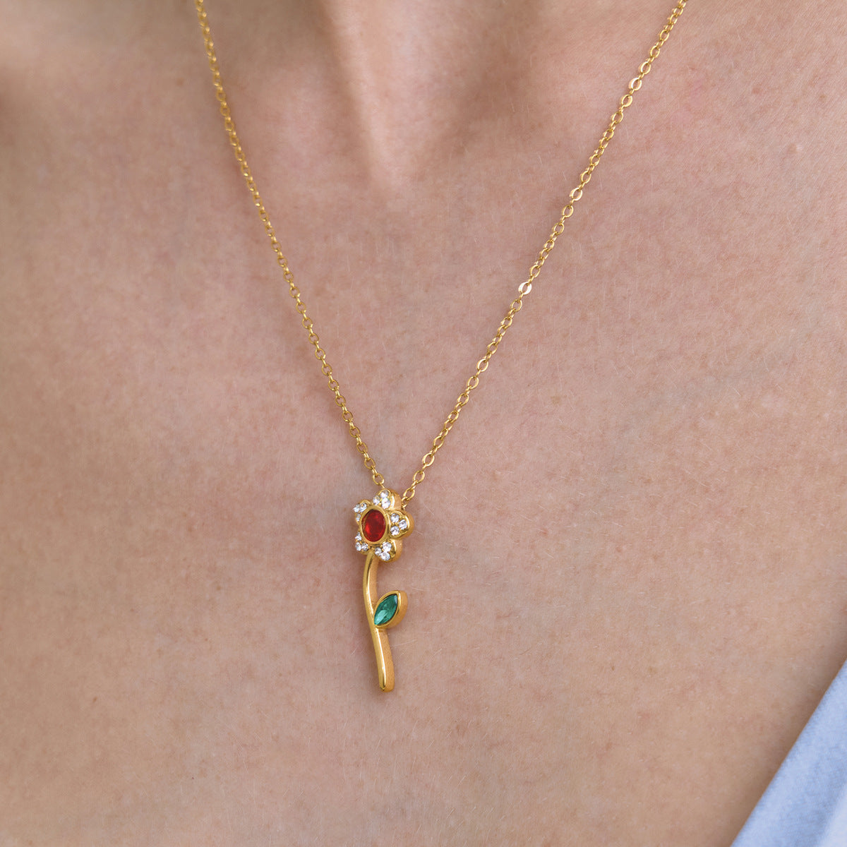 Luxury Minimalist Geometric Flower PVD Gold Plated Stainless Steel Necklace for Women