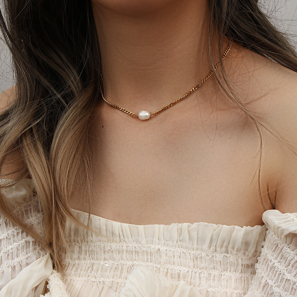 Collana da donna con catena a maglia cubana geometrica minimalista in acciaio inossidabile e pendente di perla d'acqua dolce