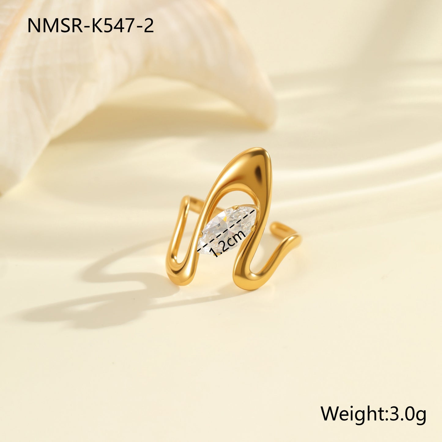 Anillo Minimalista Geométrico de Acero Inoxidable con Baño de Oro de 18K y Detalles de Zirconia para Mujer