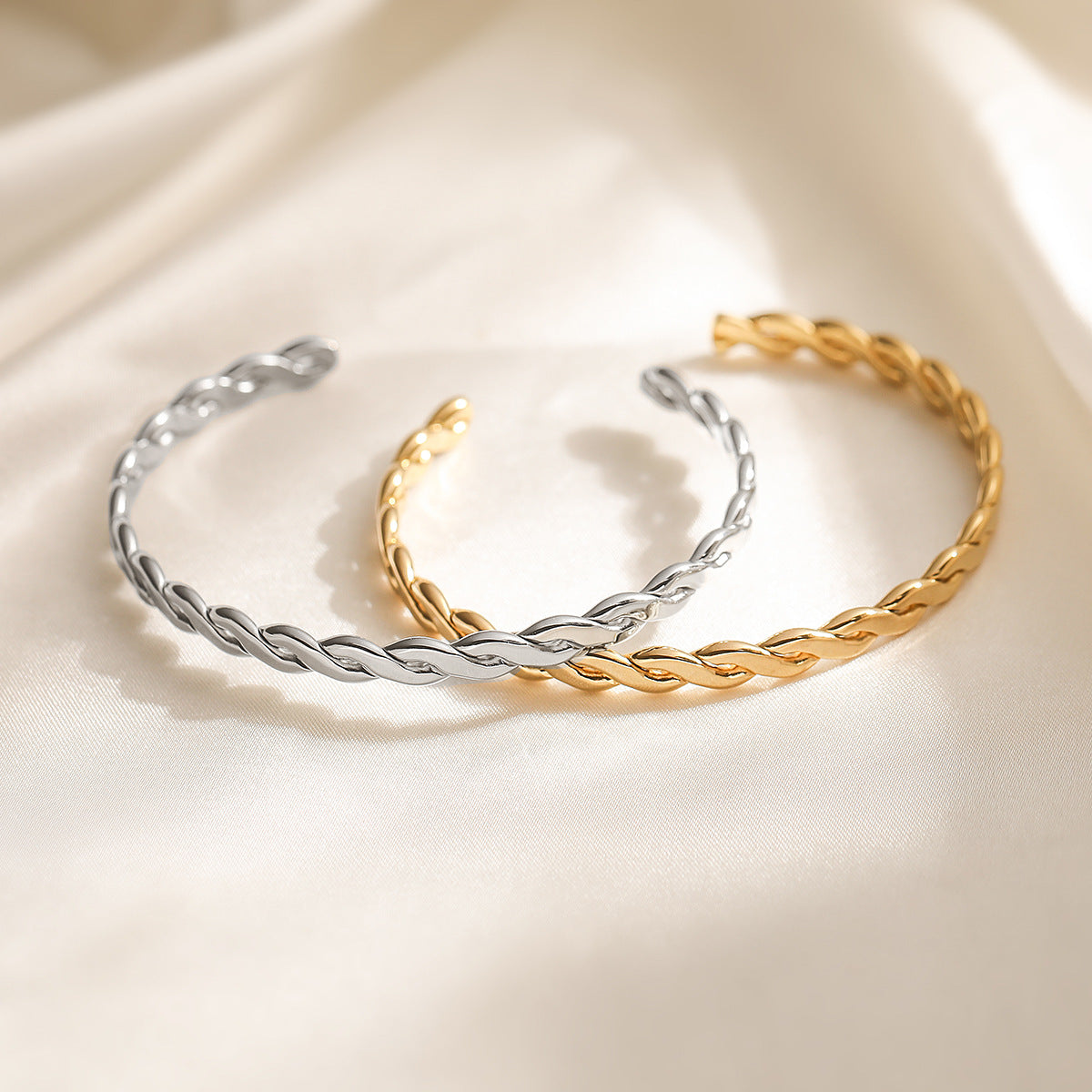 Minimalist C-Shaped Stainless Steel Bracelet with 18K Gold Plating for Women