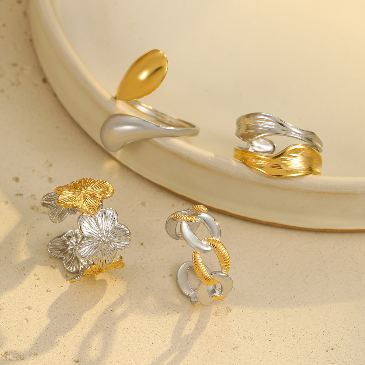 Anello da donna placcato in acciaio inossidabile con design estetico di lusso geometrico vintage