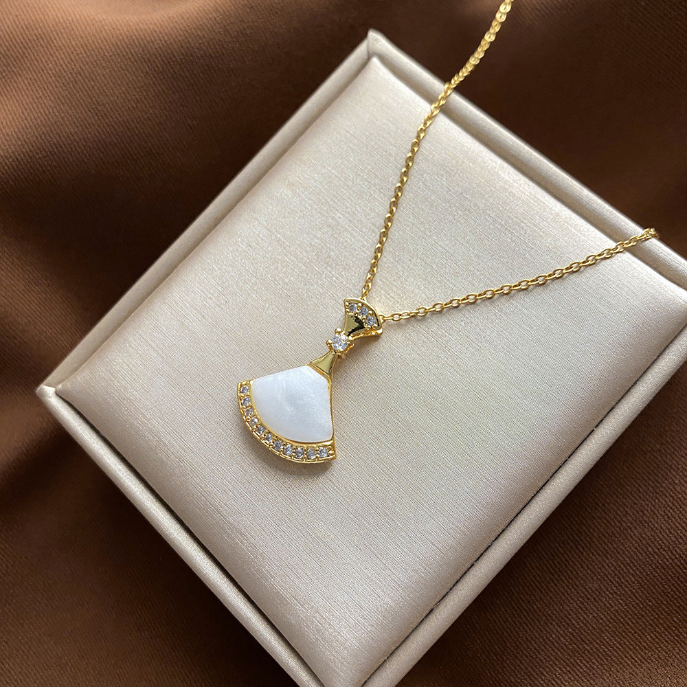 Minimalist Heart-Shaped Titanium Steel Necklace with Copper Inlaid Butterfly Pendant on O-Chain for Women and Men