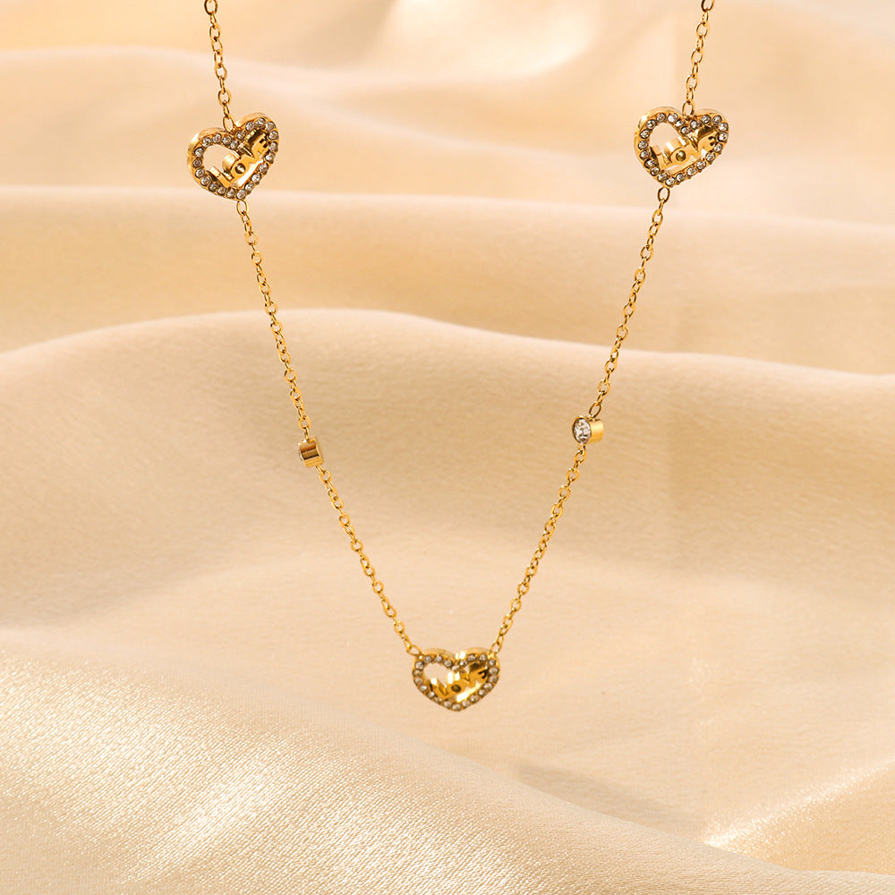 Collar colgante minimalista de corazón de amor en acero inoxidable con baño de oro de 18 quilates en cadena O para mujer