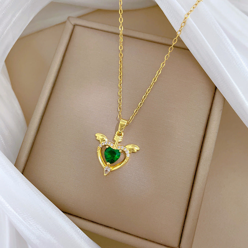 Encantador Collar con Colgante de Ala en Forma de Corazón de Acero de Titanio con Incrustaciones Completas de Diamantes de Imitación para Mujer y Uso Unisex