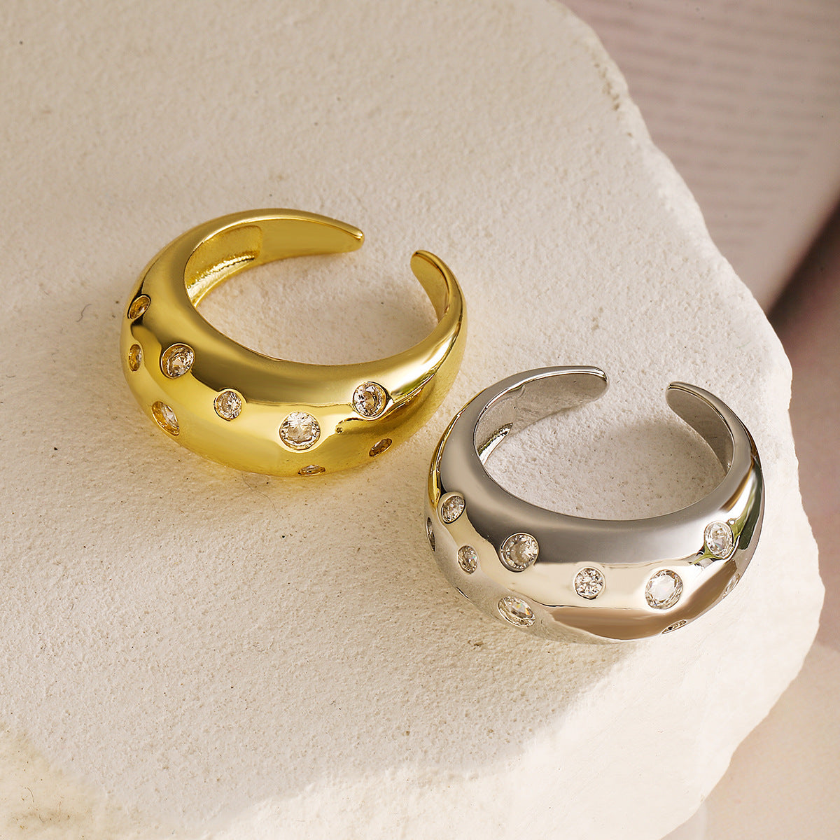 Minimalist Geometric Copper Ring with Gold Plating and Zircon Inlay for Women