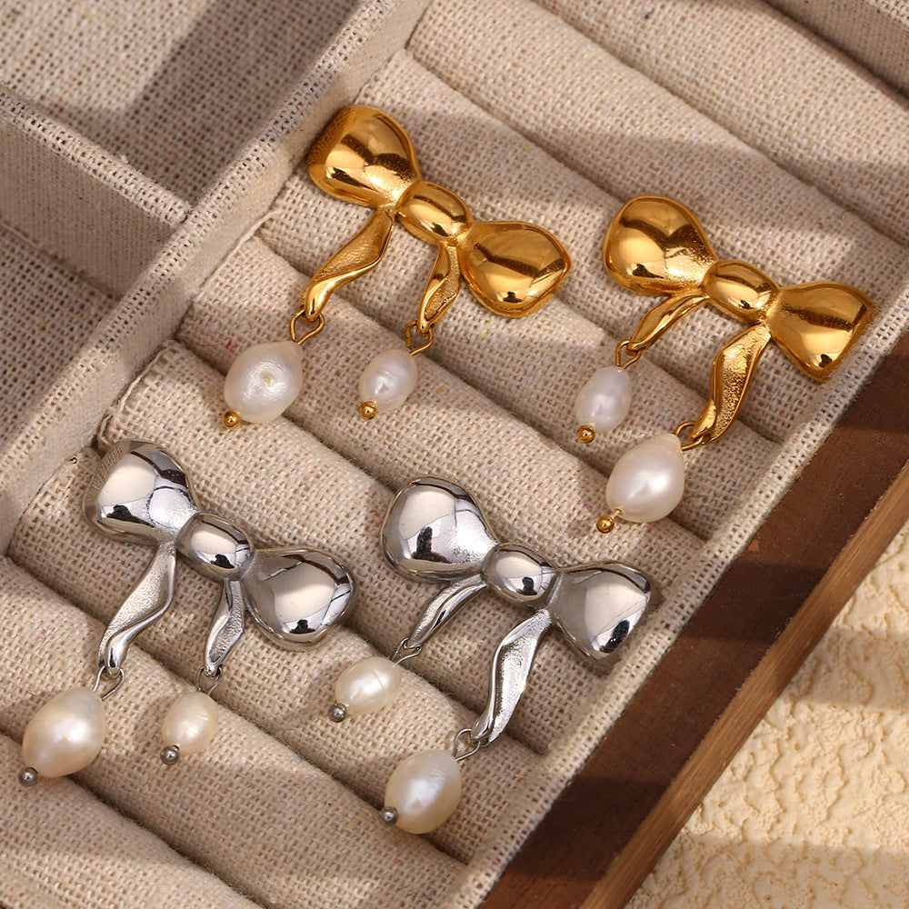 Orecchini da donna alla moda in acciaio inossidabile a forma di farfalla con placcatura in oro 18 carati e perle