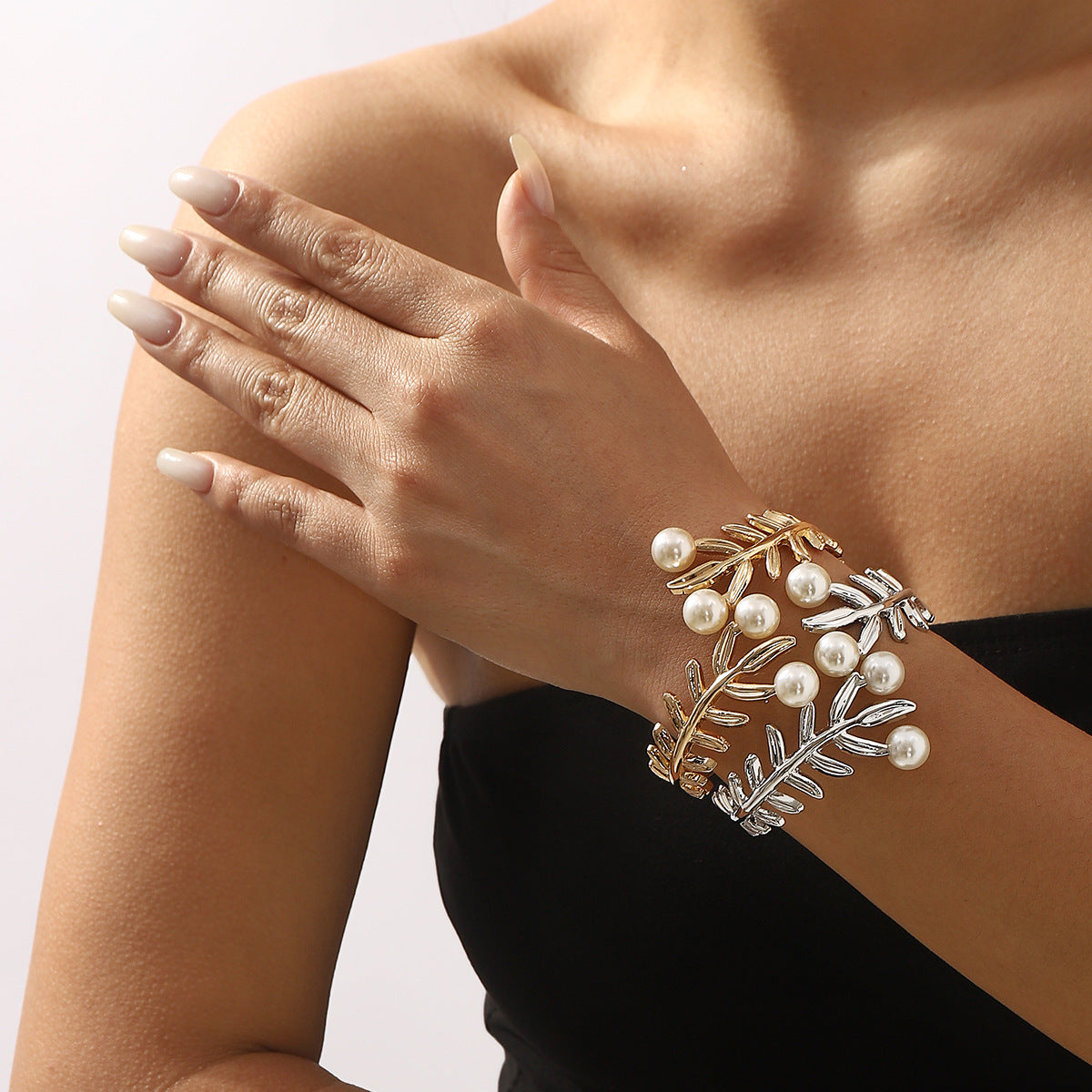 Bracciale vintage in lega con perle e foglie in stile barocco francese per coppie con finitura placcata