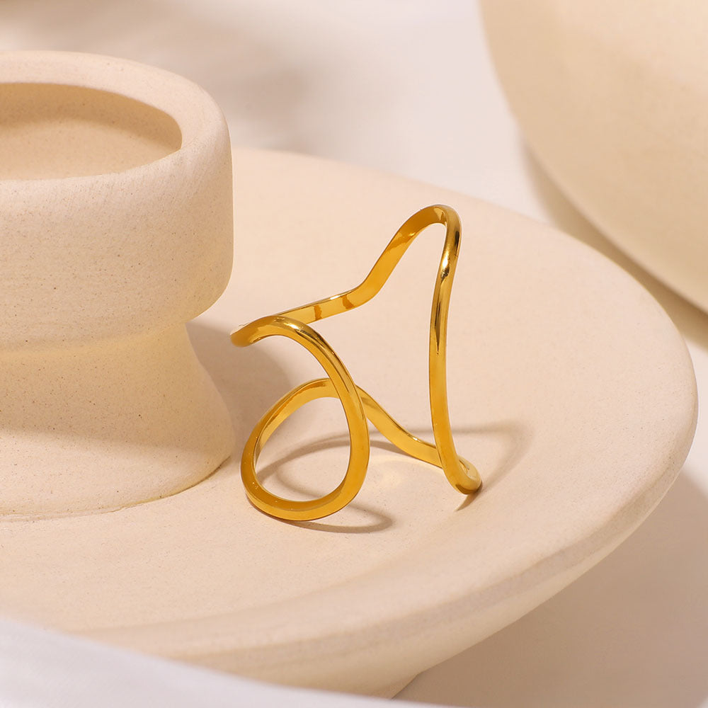 Anello minimalist asimmetrico in acciaio inossidabile a forma geometrica per donna con finitura lucida e trama lineare