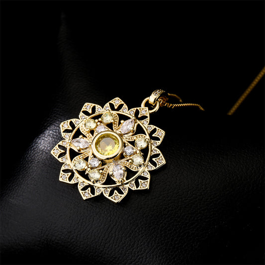 Collar de colgante geométrico minimalista en cobre con circonita micropavé y baño de oro de 18K
