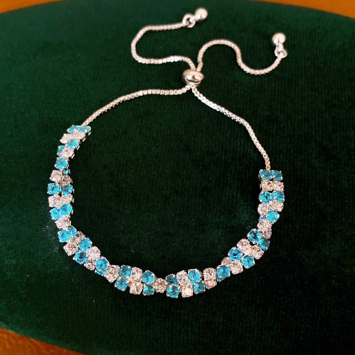 Elegant Geometric Brass Bracelet with Cubic Zirconia Inlay for Women