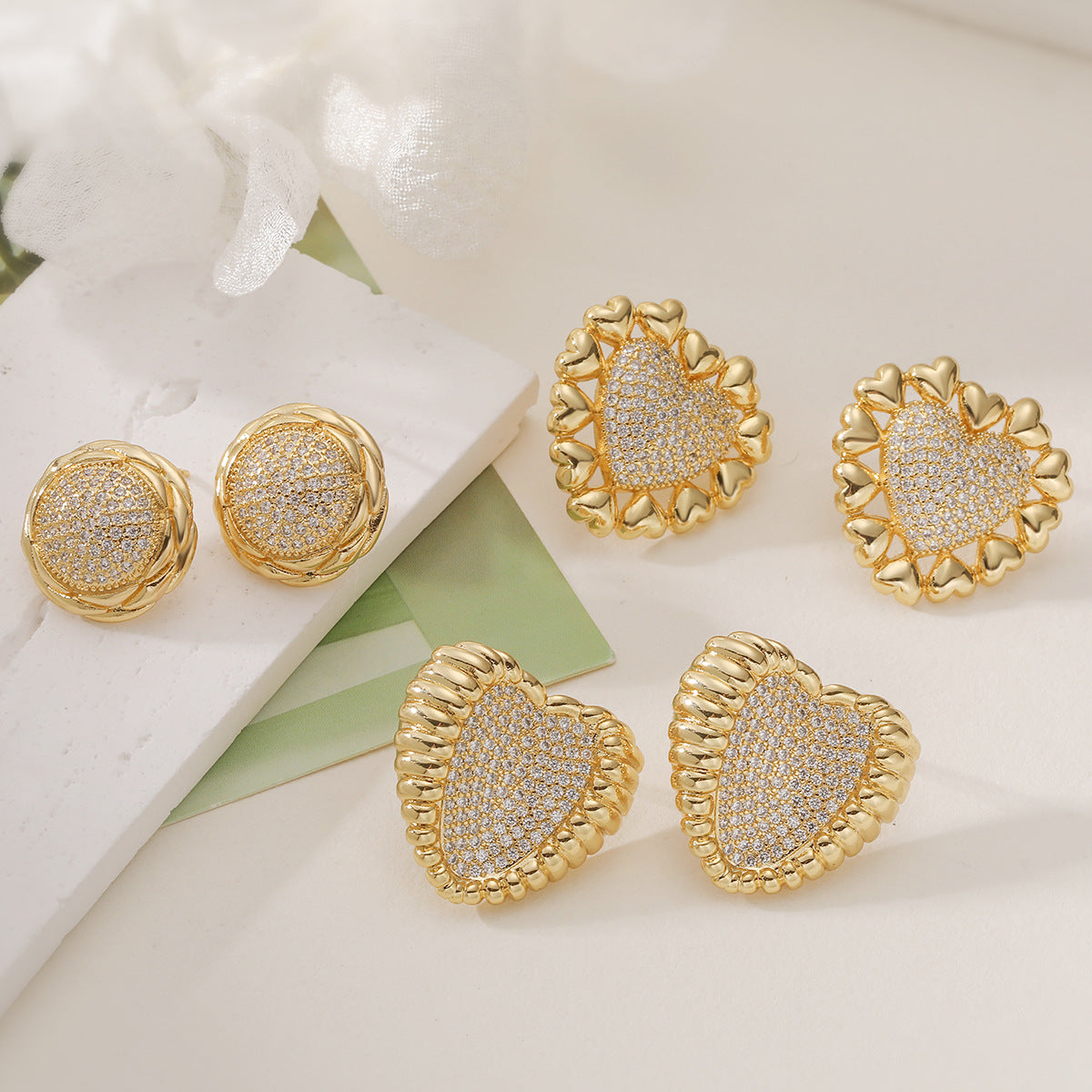 Elegant Minimalist Heart Shaped Brass Gold Plated Cubic Zirconia Stud Earrings for Women