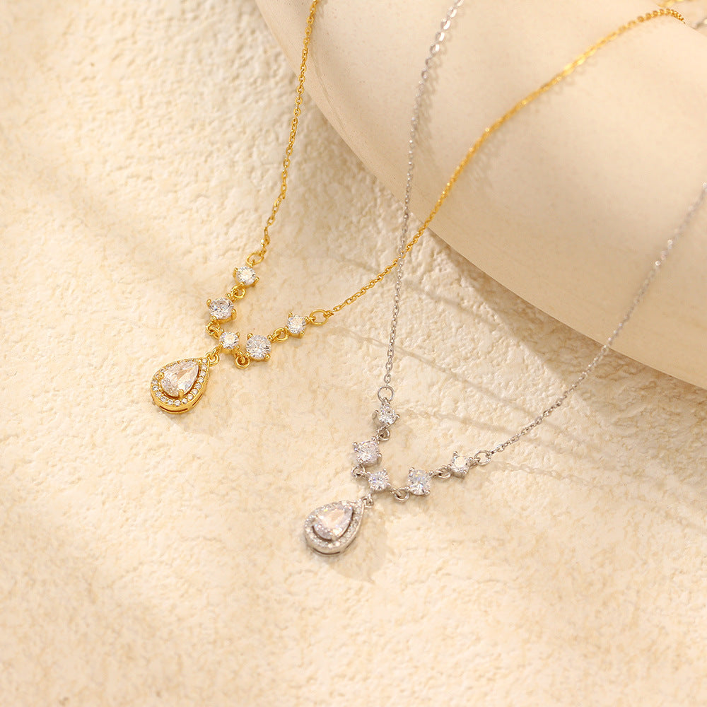 Elegante Collana Pendente Geometrico a Goccia con Strass in Argento Sterling 925 con Catena Curb per Donna