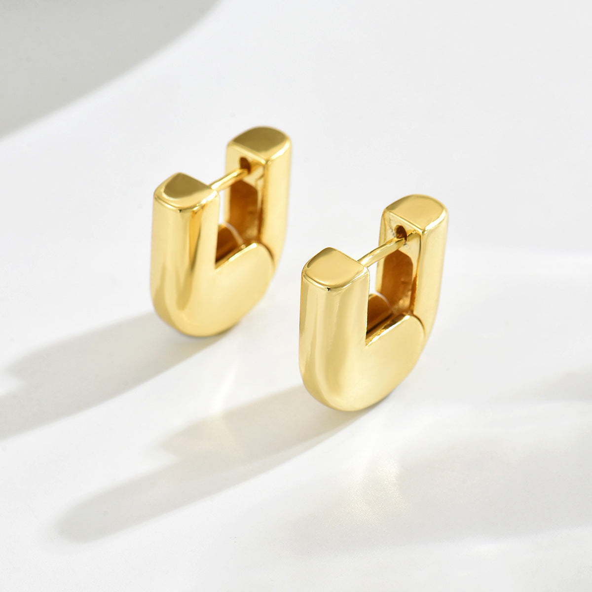Pendientes de Cobre Chapados en Oro de 18K con Diseño Geométrico en Forma de U para Mujer