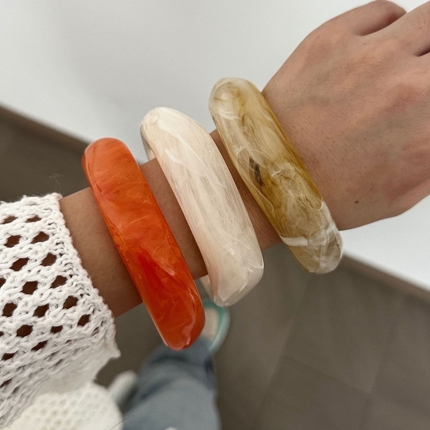 Braccialetto alla moda in acrilico traslucido geometrico irregolare