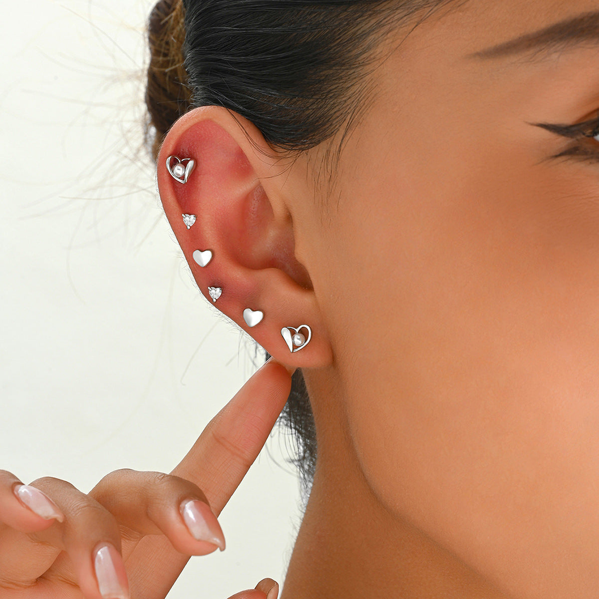 Pendientes de Cobre en Forma de Corazón con Perlas Incrustadas Estilo Bosque Dulce para Mujer con Postes de Acero Inoxidable