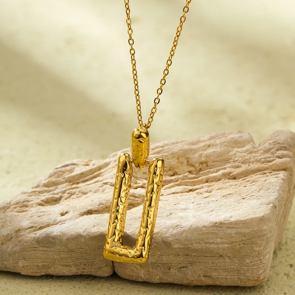 Fashionable Minimalist Rectangular Titanium Steel Pendant Necklace with 18K Gold Plating for Women