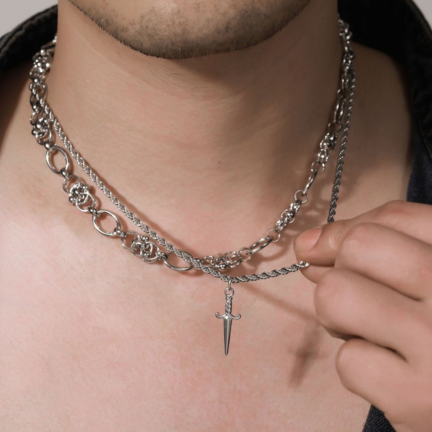 Hip-hop Minimalist Geometric Round Alloy Sword Pendant Cable Chain Necklace for Men