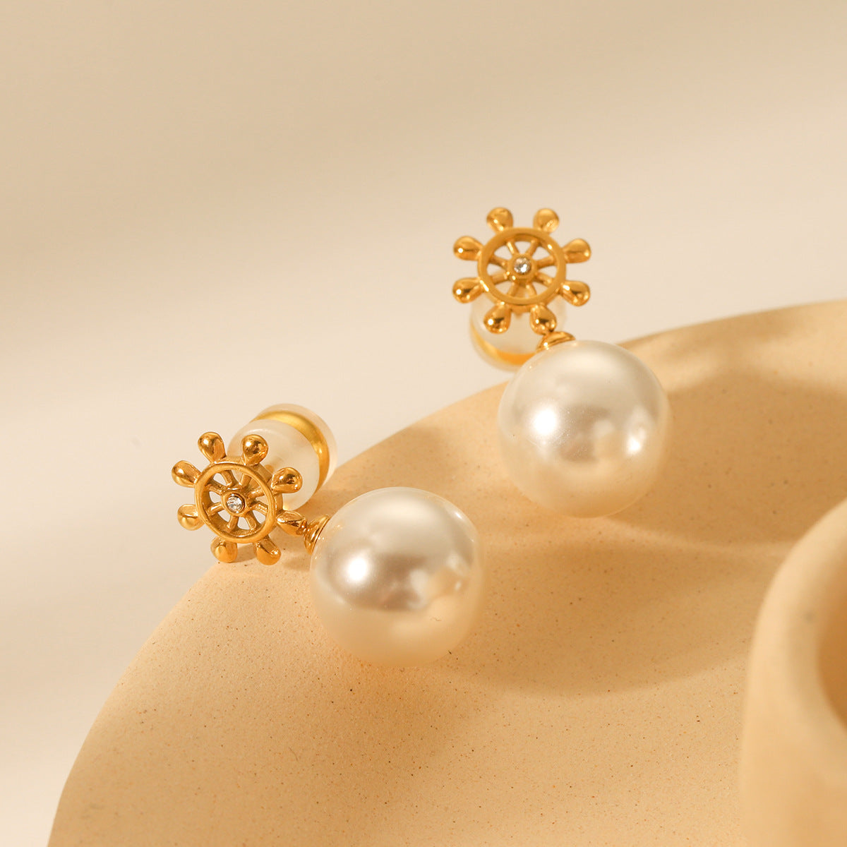 Ins Style 18K Gold Plated Stainless Steel Geometric Ship Wheel Stud Earrings with Rhinestone and Pearl for Women