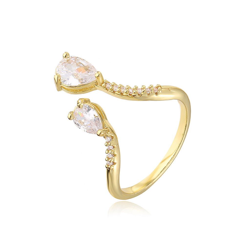 Anello irregolare in rame geometrico placcato in oro 18 carati con intarsio di zirconi per donne