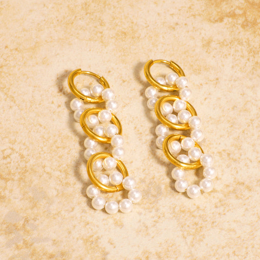 Pendientes de Acero Inoxidable Geométricos Minimalistas con Acentos de Perlas para Mujer, Chapados al Vacío con Acabado en Oro de 18K