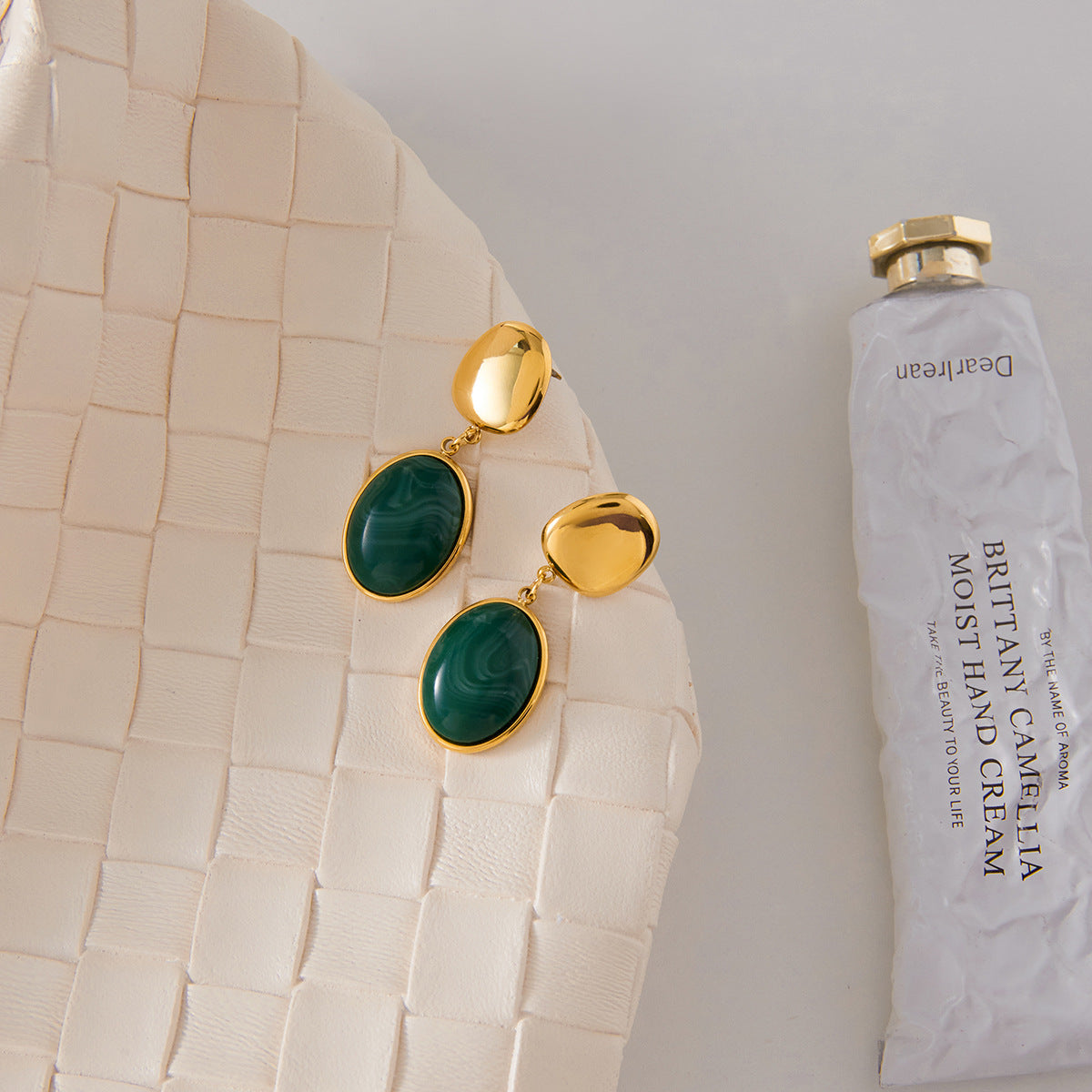 Orecchini Pendenti Geometrici in Resina in Acciaio al Titanio con Finitura Galvanica da Donna Gioielli di Moda Minimalisti di Lusso
