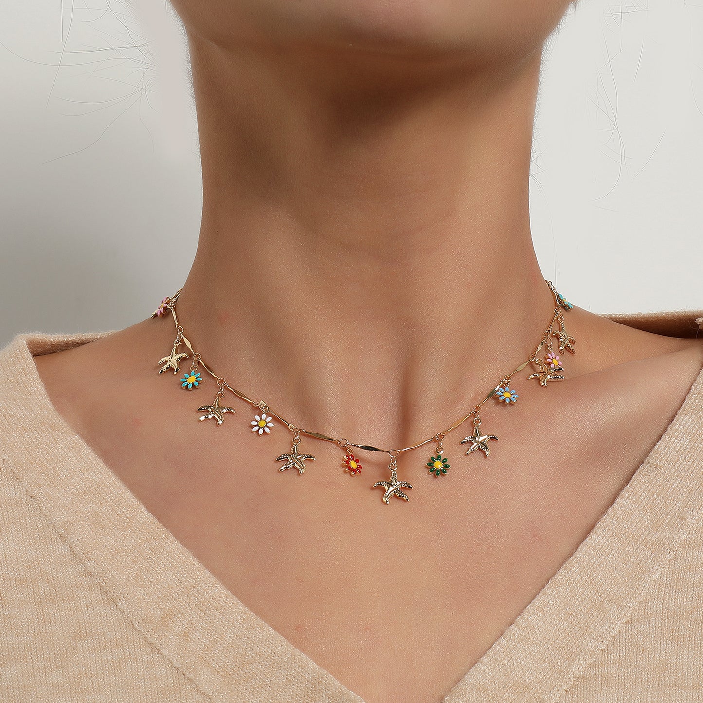 Hawaiian Style Floral Necklace with Starfish and Daisy Pendant in Alloy with Plated Finish on Straight Tube Chain