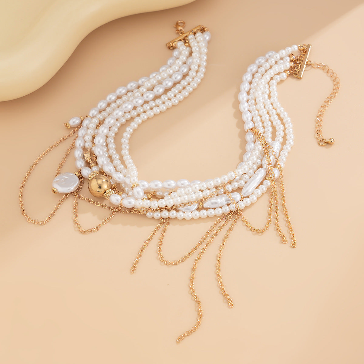 Collana girocollo da donna multistrato in perle sintetiche stile vintage con nappe e catena di perline