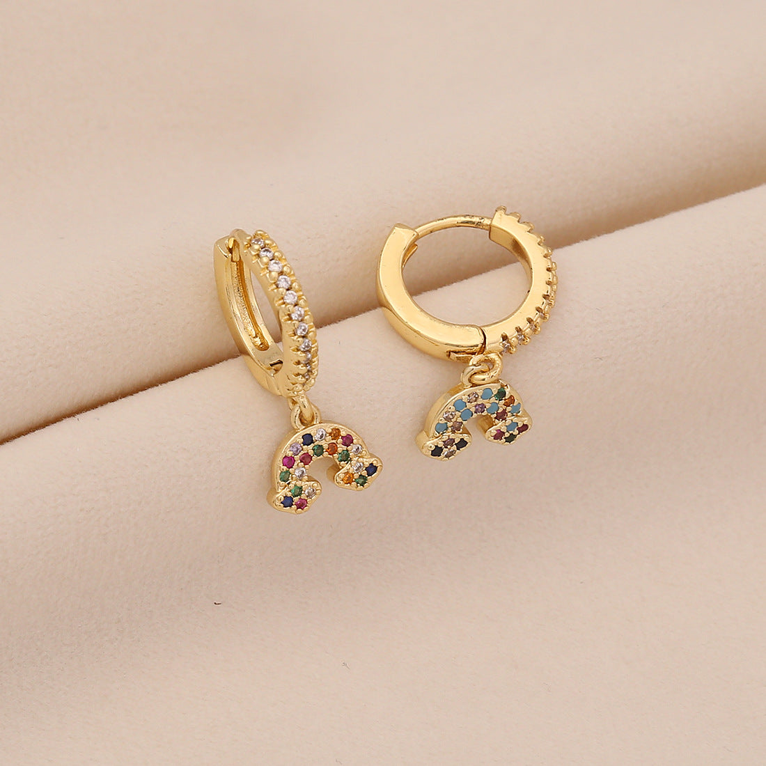 Orecchini a forma di Stella e Luna in Rame con Zirconi Micro-Pavé da Donna