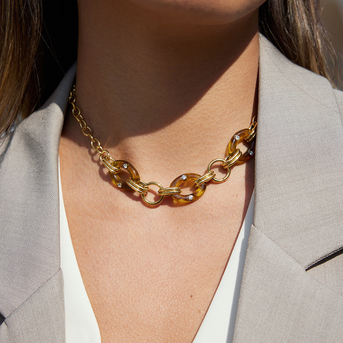 Collana ovale minimalista in acciaio al titanio placcato per donna, catena leggera per clavicola