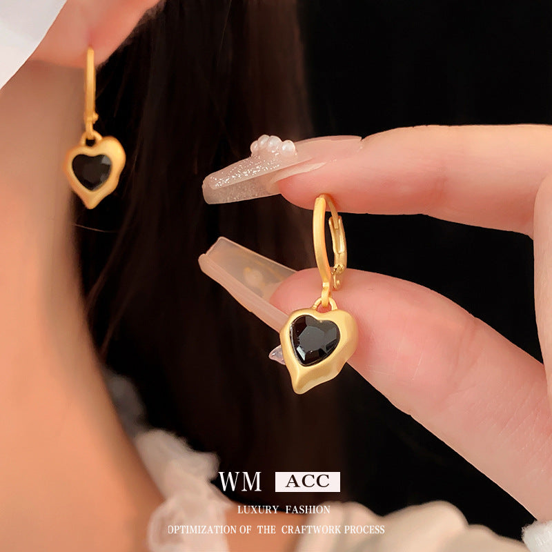 Orecchini a perno vintage a cuore nero in lega con intarsi in strass e placcatura in oro da donna