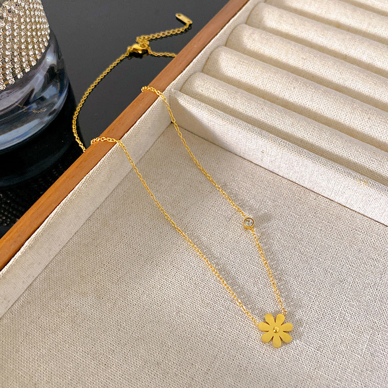Gold Plated Titanium Steel Floral Pendant Necklace Unisex